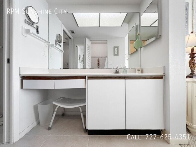 Building Photo - 1324 Pasadena Ave S