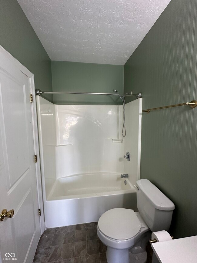 Building Photo - 549 N Belmont Ave