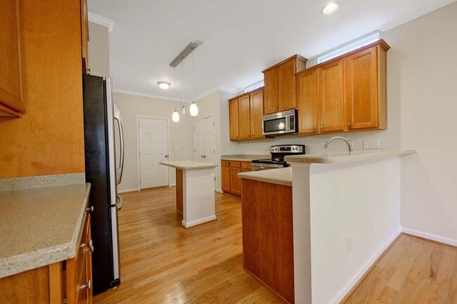 Building Photo - Beautiful 3 BR/2.5 Bath Home in Lyons Farm Community Durham!