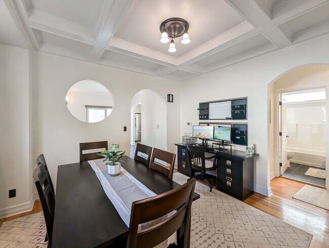 Building Photo - Elegant 3-Bedroom Home with Exceptional Craftsmanship in West Seattle