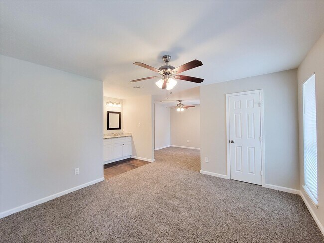 Building Photo - 5107 Prairie Creek Dr