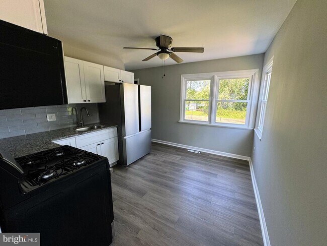 Building Photo - 1015 Alcyon Dr