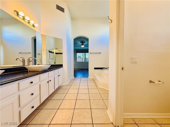 Building Photo - 2547 Serenity Hollow Dr