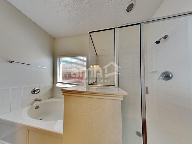 Building Photo - 7701 Longbow Ln