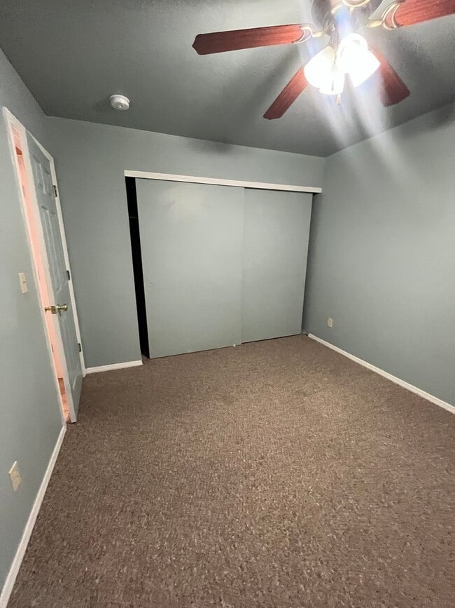 Building Photo - 9665 E Magma Dr