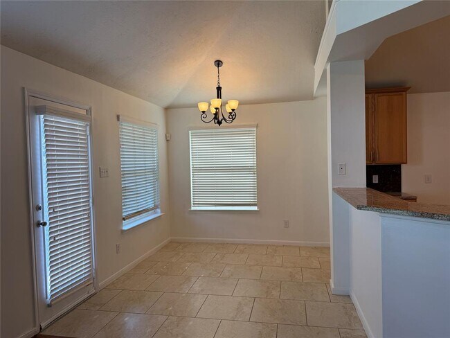 Building Photo - 15615 Lost Maples Dr