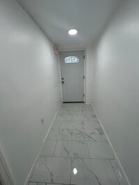 Building Photo - 94 Eaton Pl