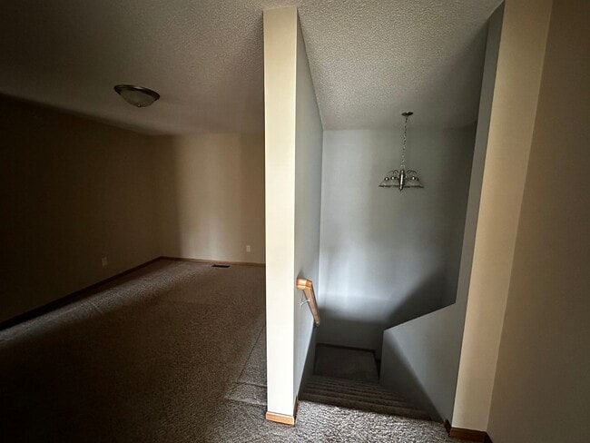 Building Photo - 3 Bed 3 Bath Townhome
