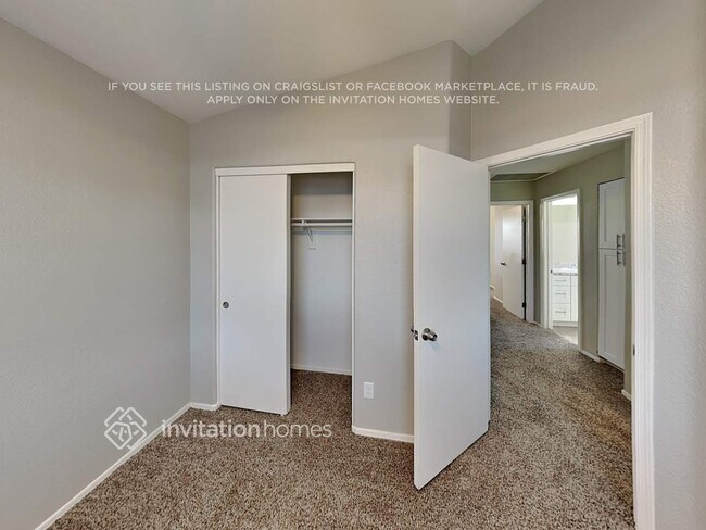 Building Photo - 15917 W Cottonwood St