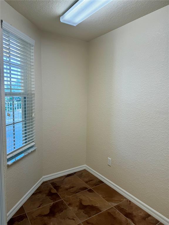 Building Photo - 600 Gardens Edge Dr