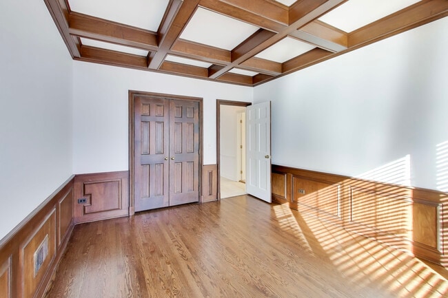 Building Photo - 931 Coventry Dr