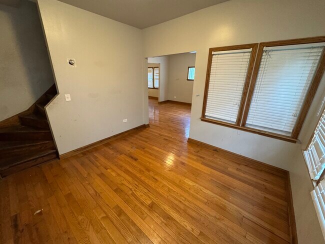 Building Photo - 605 Forsythe Ave