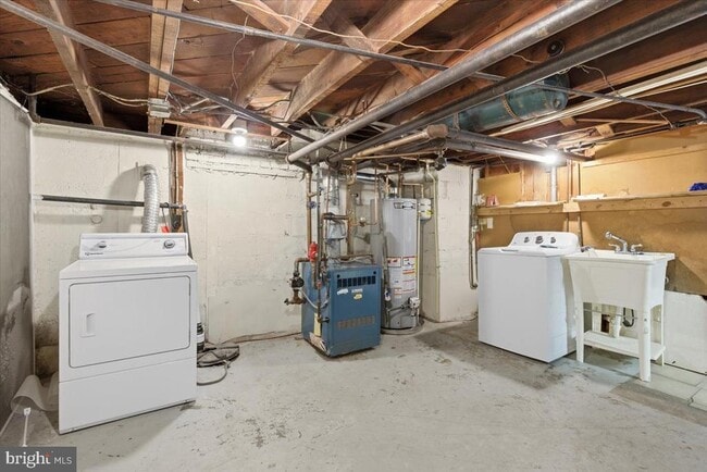 Building Photo - 1208 S Oakcrest Rd