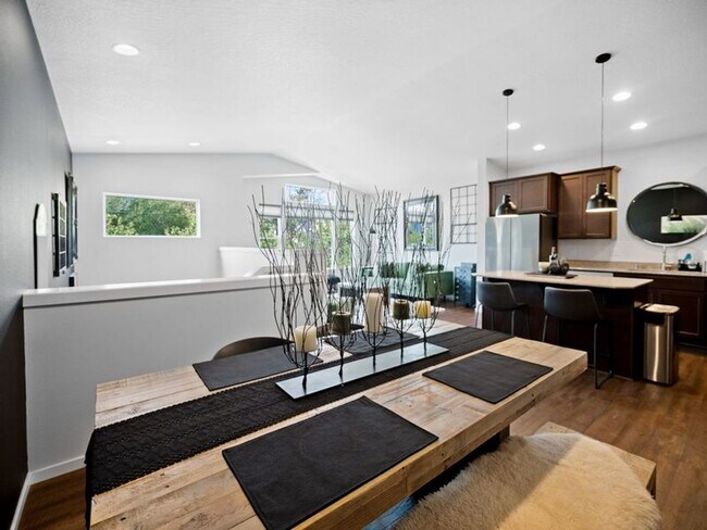 Building Photo - Desirable Kendall Yards Townhouse – Modern Living Near Downtown Spokane (Furnished)