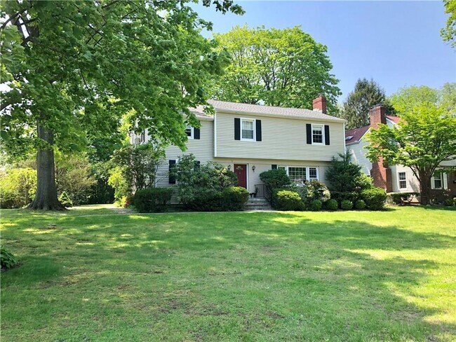 Primary Photo - 1 Belmont St