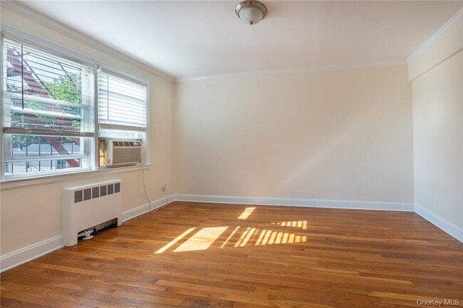 Building Photo - 33 E Grand St