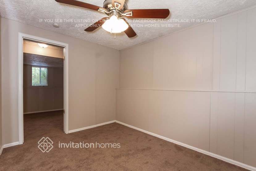 Building Photo - 13007 E Florida Dr