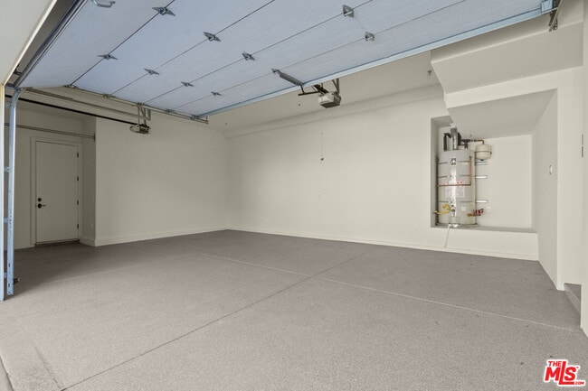 Building Photo - 3697 Benedict Canyon Ln