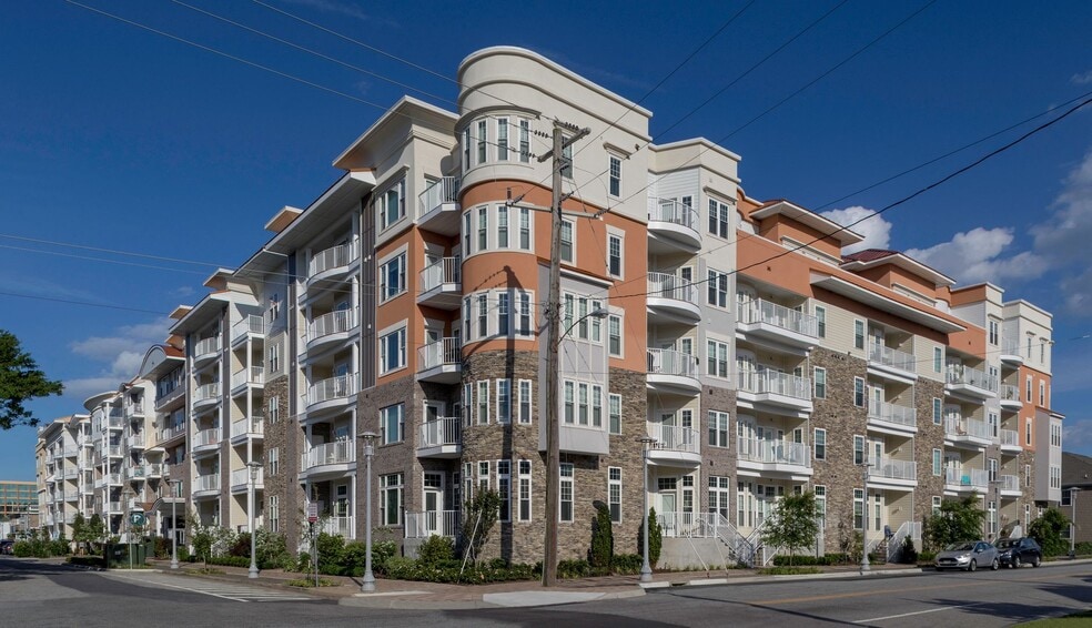 Interior Photo - Aqua on 25th