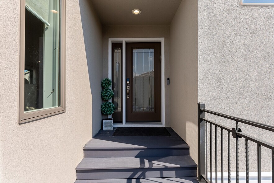 Building Photo - 7600 Bayshore Dr