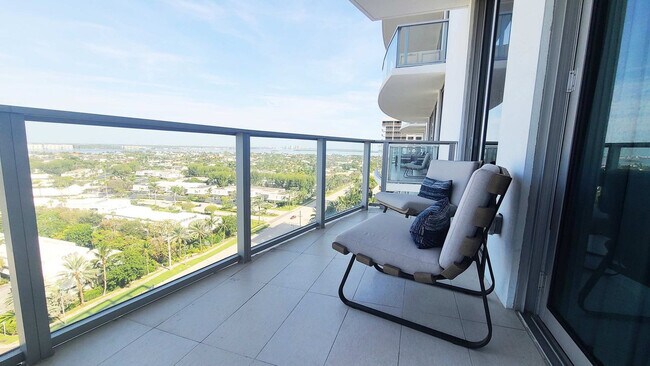 Building Photo - 3100 N Ocean Dr