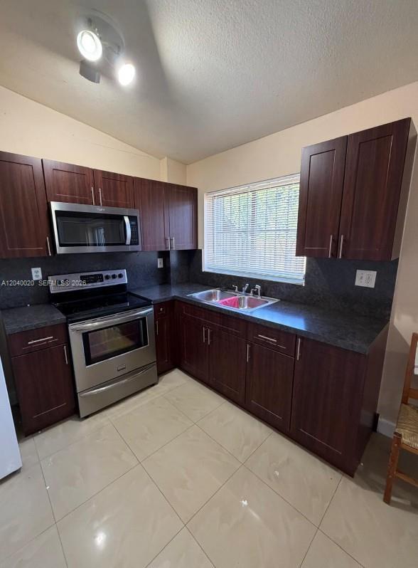 Building Photo - 28364 SW 140th Pl