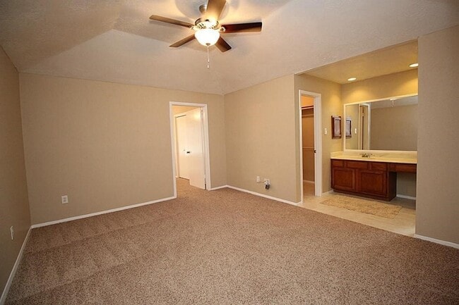 Building Photo - 3873 Pecan Cir