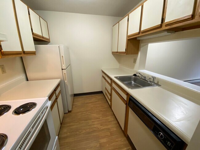 Building Photo - 145 Eastern Ave