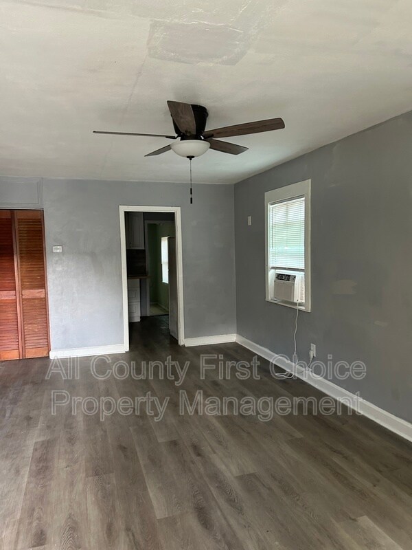 Building Photo - 1508 Tilley Ave