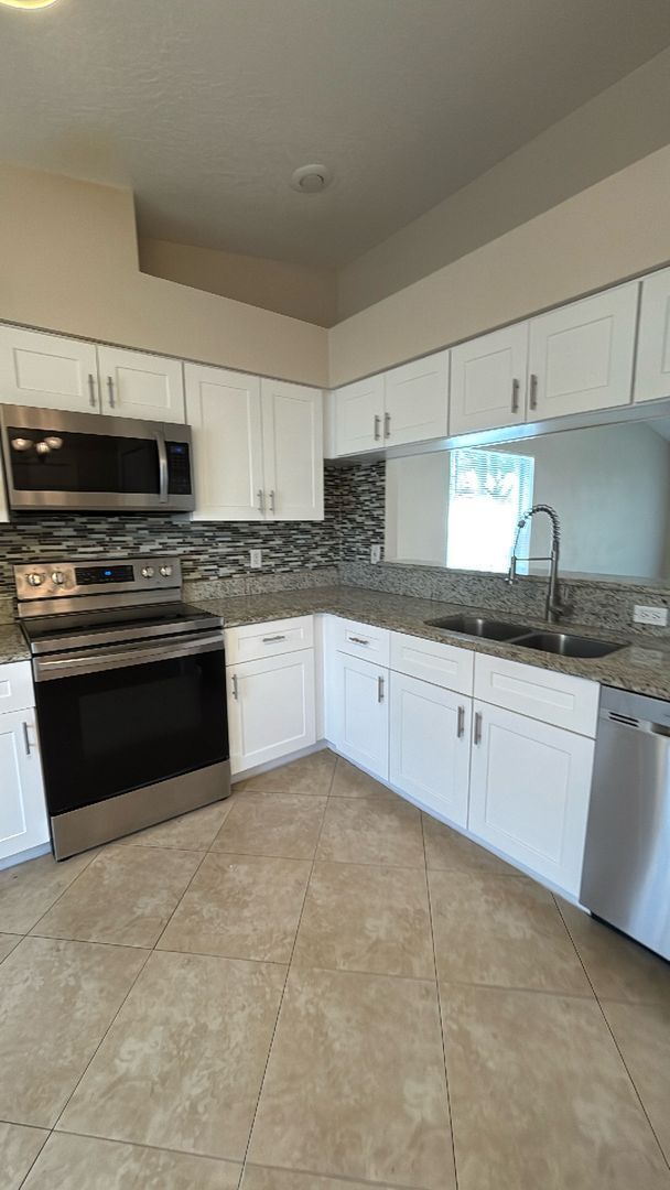 Building Photo - 1019 Brielle Ave