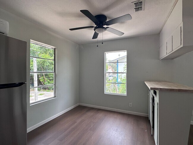 Building Photo - 4533 Bluebelle Ln