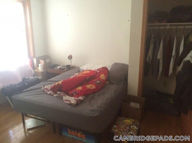 Building Photo - 9 Fulkerson St