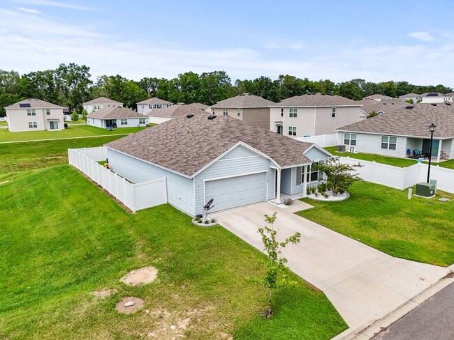 Building Photo - Contemporary Home in Briarwood