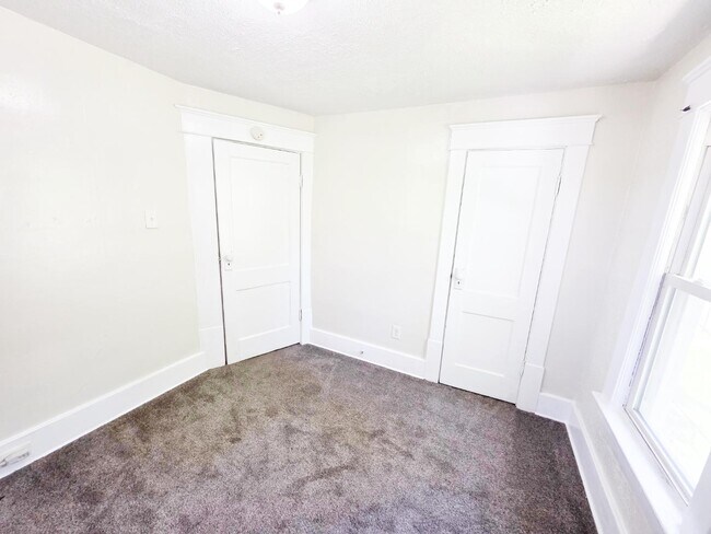 Building Photo - 905 Berwin St