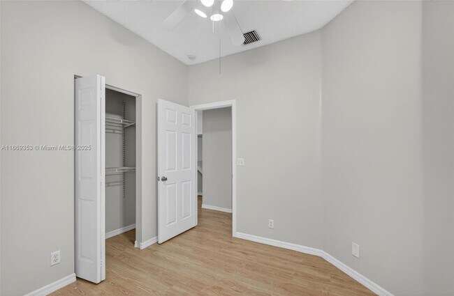 Building Photo - 107 Lighthouse Cir