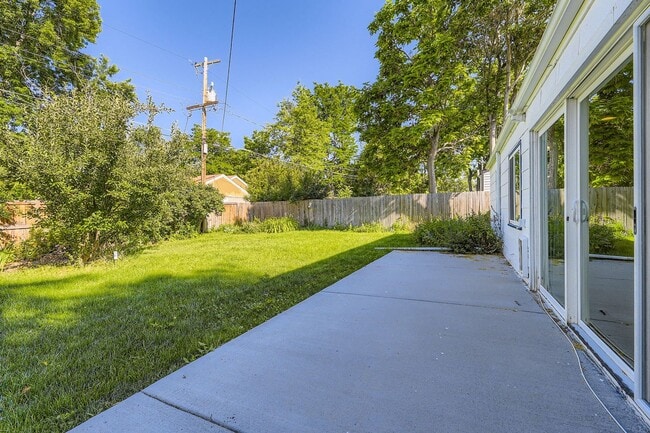 Building Photo - 3270 S Flamingo Way