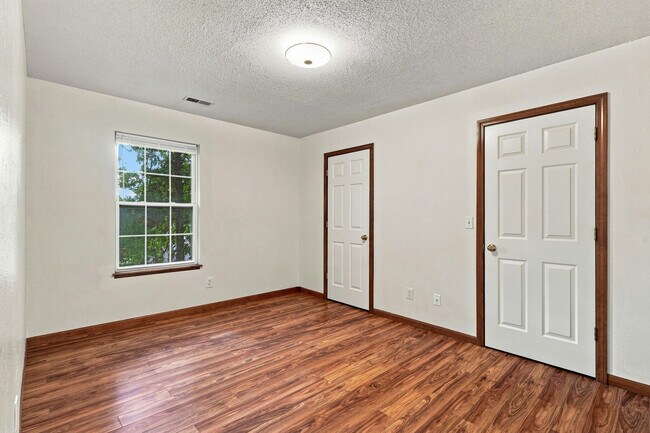 Building Photo - 1317 Godas Cir