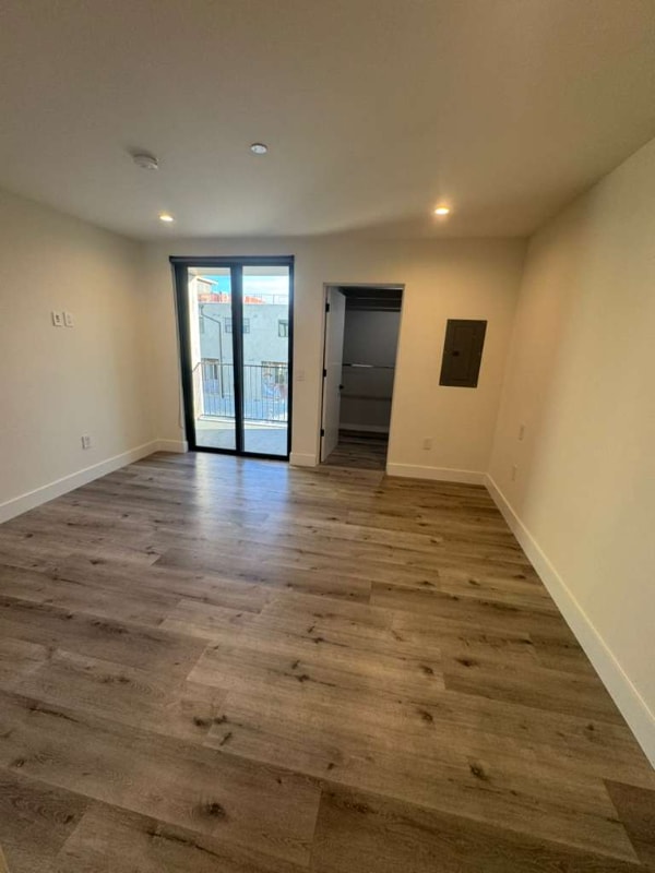 Building Photo - 5923 Laurel Canyon Blvd