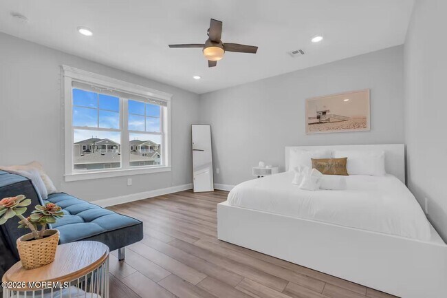 Building Photo - 13 5th Ave