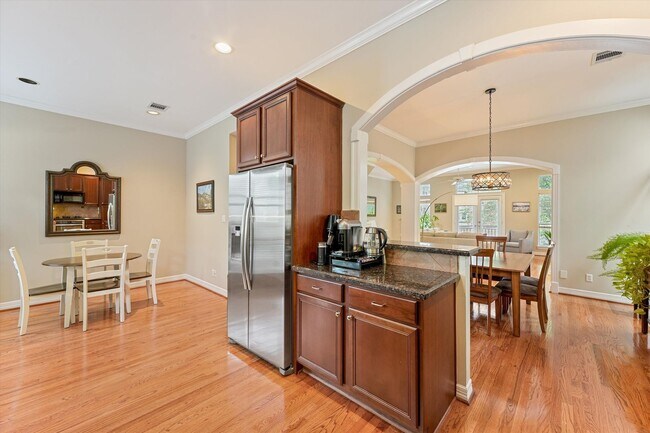 Building Photo - Beautiful Brick Patio Home with Solar and ...