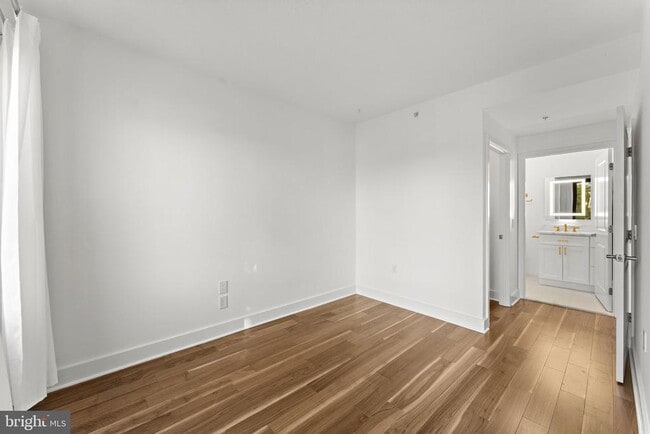 Building Photo - 1536 N Scott St