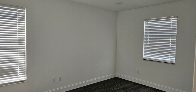 Building Photo - 4300 Purdy Ln