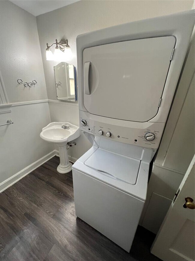 Building Photo - 3009 French Pl