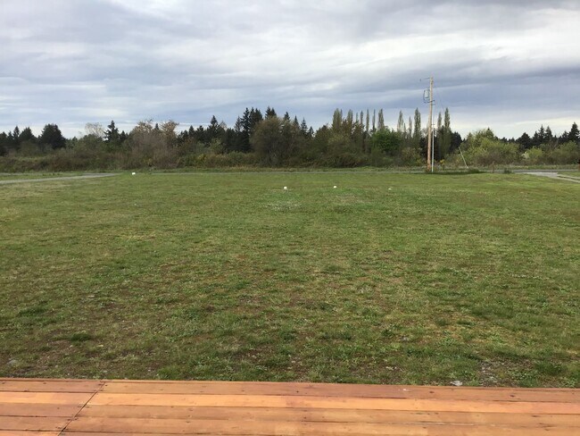 Building Photo - Available for Immediate Move-In!  3 Bed/2 Bath in Yelm!