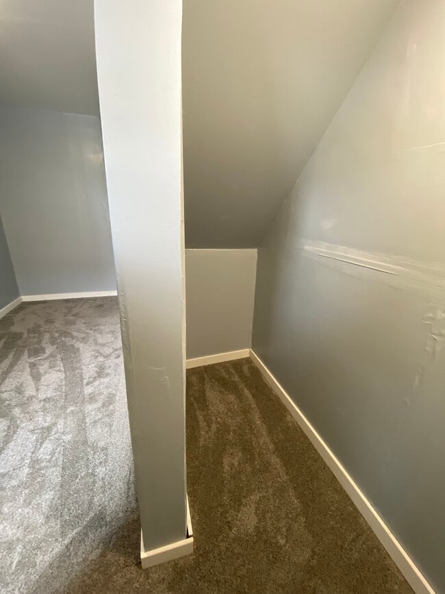 Building Photo - 21 Elm St