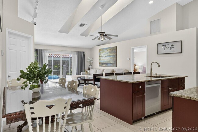 Building Photo - 1204 Mulberry Pl