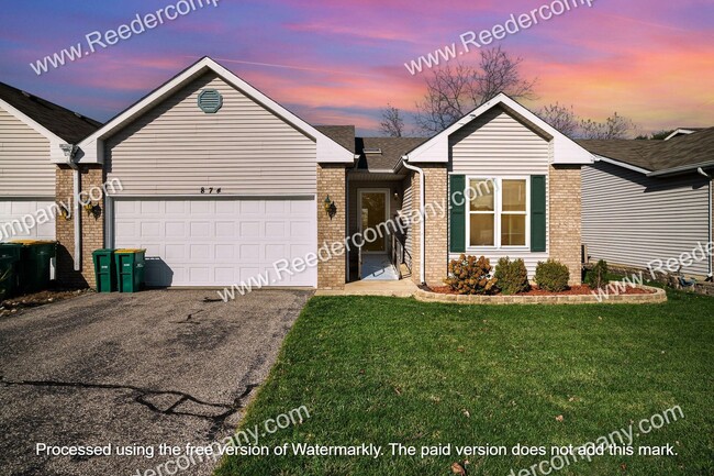 Building Photo - Spacious 3 bedroom 2 bathroom townhouse