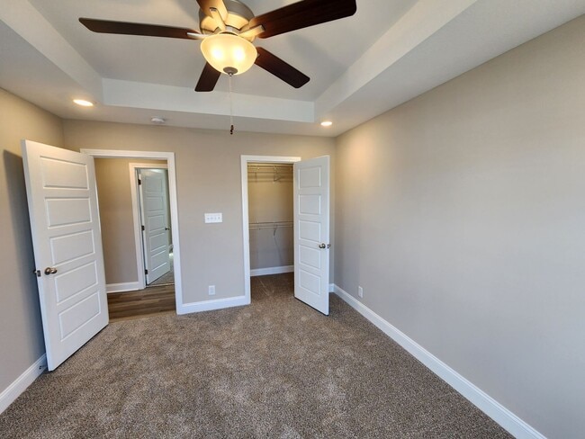 Building Photo - Welcome To Clarksville!