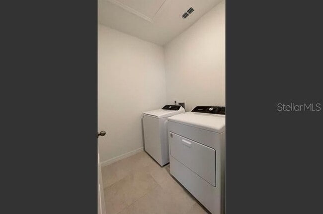 Building Photo - 3094 Laurel Oak Ln