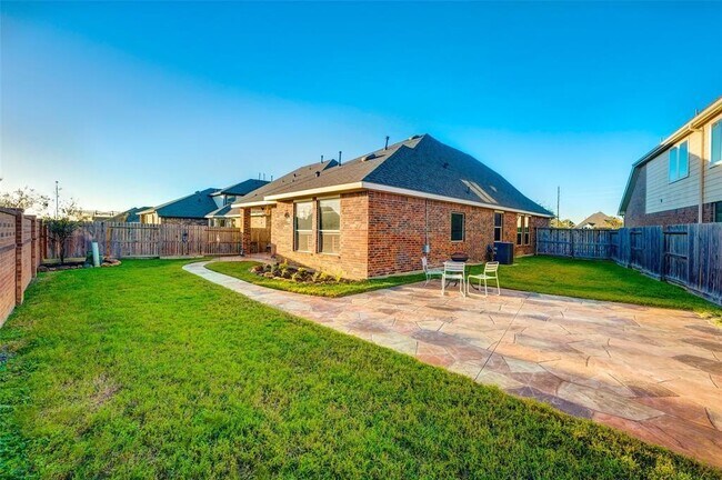Building Photo - 23831 Villa Lisa Dr
